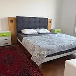 Fancy Apartment - Champs Elysees